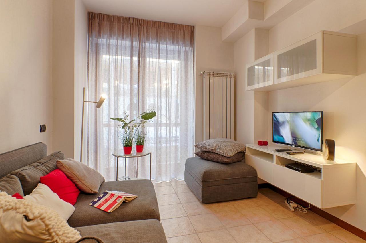 Modern Lakefront 2-Bedroom Apartment Acquaseria Kültér fotó