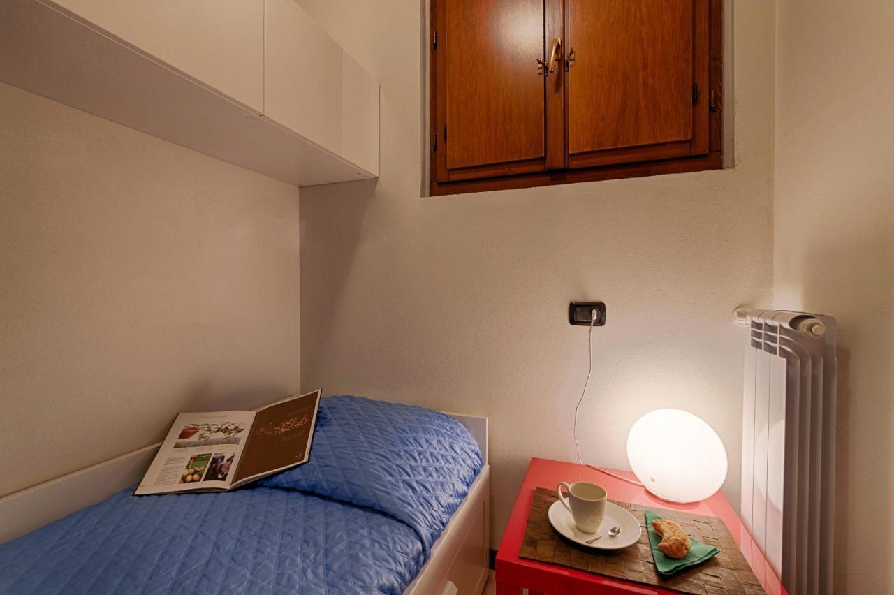 Modern Lakefront 2-Bedroom Apartment Acquaseria Kültér fotó
